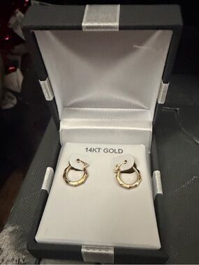 14KT Gold Women's Hoop Earrings - Polished Yellow Gold